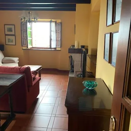 Casa La Bolera Casa De Dos Plantas Porche Y Jardin Llanes