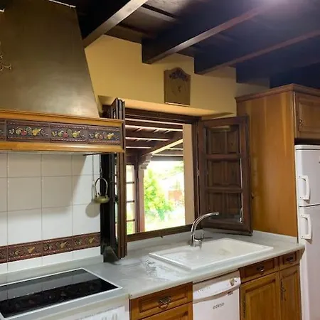 Casa La Bolera Casa De Dos Plantas Porche Y Jardin Dom wakacyjny Llanes