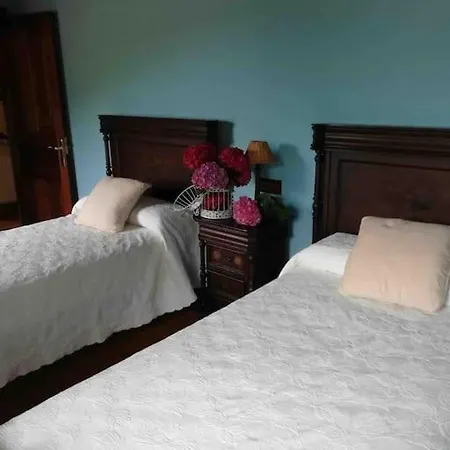 Casa La Bolera Casa De Dos Plantas Porche Y Jardin Llanes