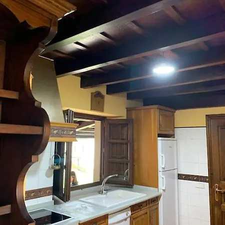 Dom wakacyjny Casa La Bolera Casa De Dos Plantas Porche Y Jardin Llanes