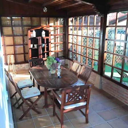 Casa La Bolera Casa De Dos Plantas Porche Y Jardin Llanes